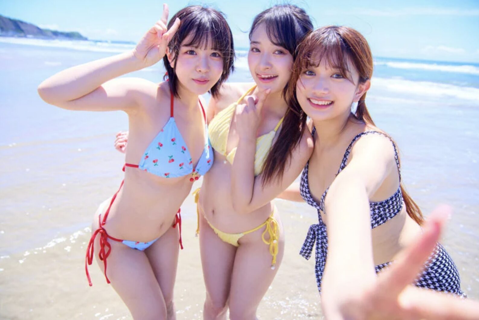 【北岡果林 柏木こなつ 花守夏歩 deaa016】ビーチでナンパした女子校生と複数4P中出しセックスがエロすぎる