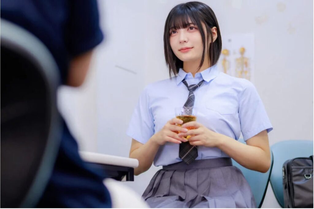 【虹村ゆみを特定】debz001　整体院で制服姿