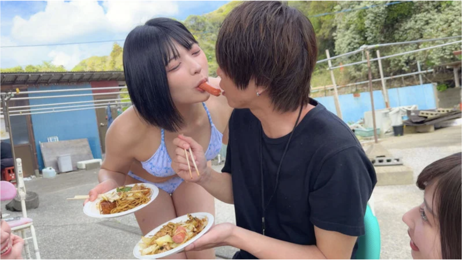 deaa042「天羽りりか・小鈴みかん・虹村ゆみ・逢沢みゆ」 ソーセージ口移し